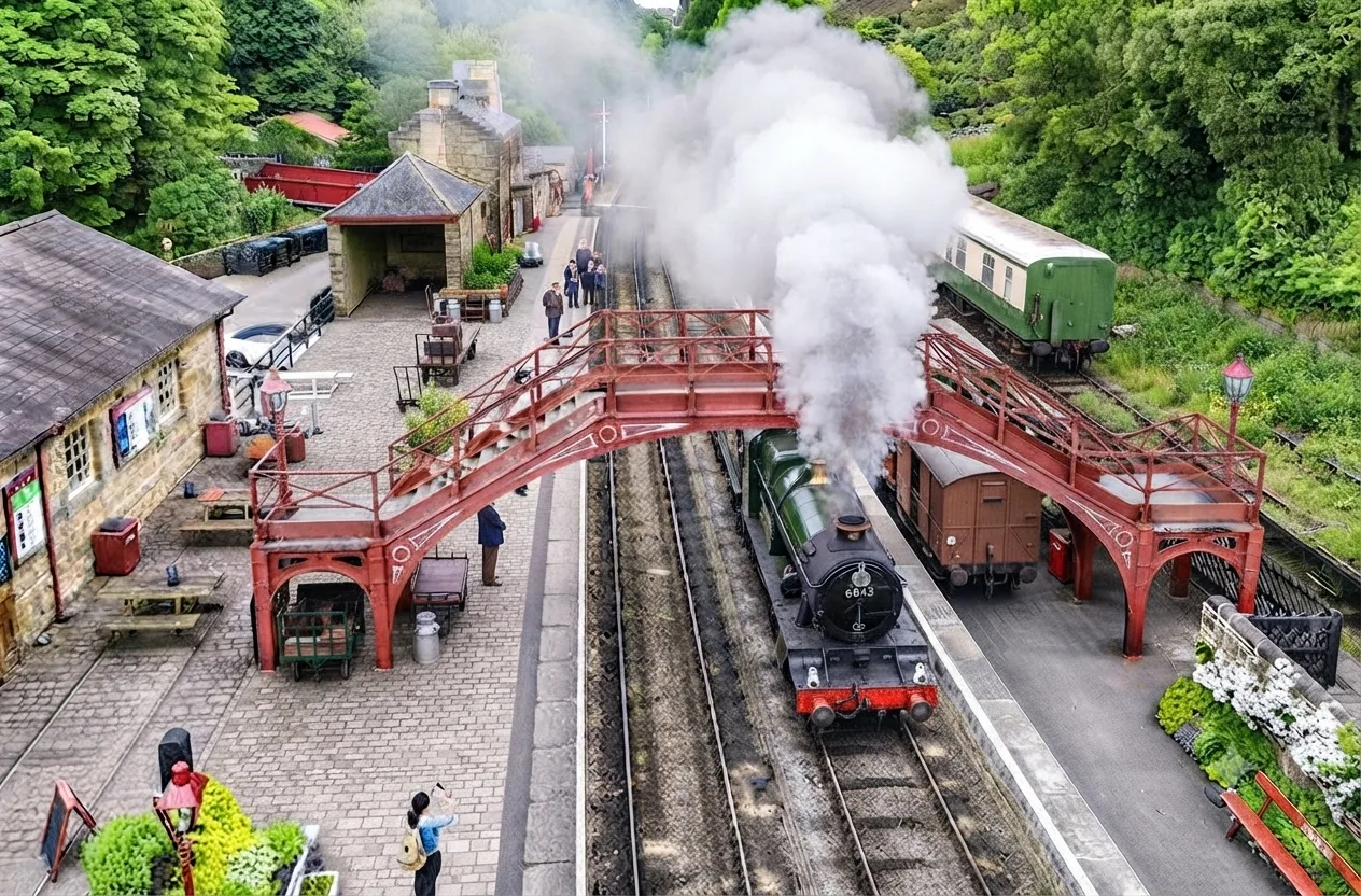 Bookings and Tours North York Moors steam railway and Whitby private tour